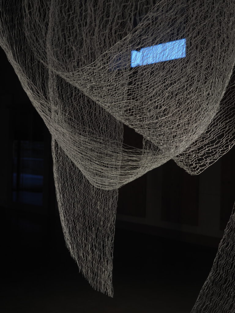 Detail of Stellae decorative sculpture by Arturo Álvarez – limited edition handmade in painted metallic mesh