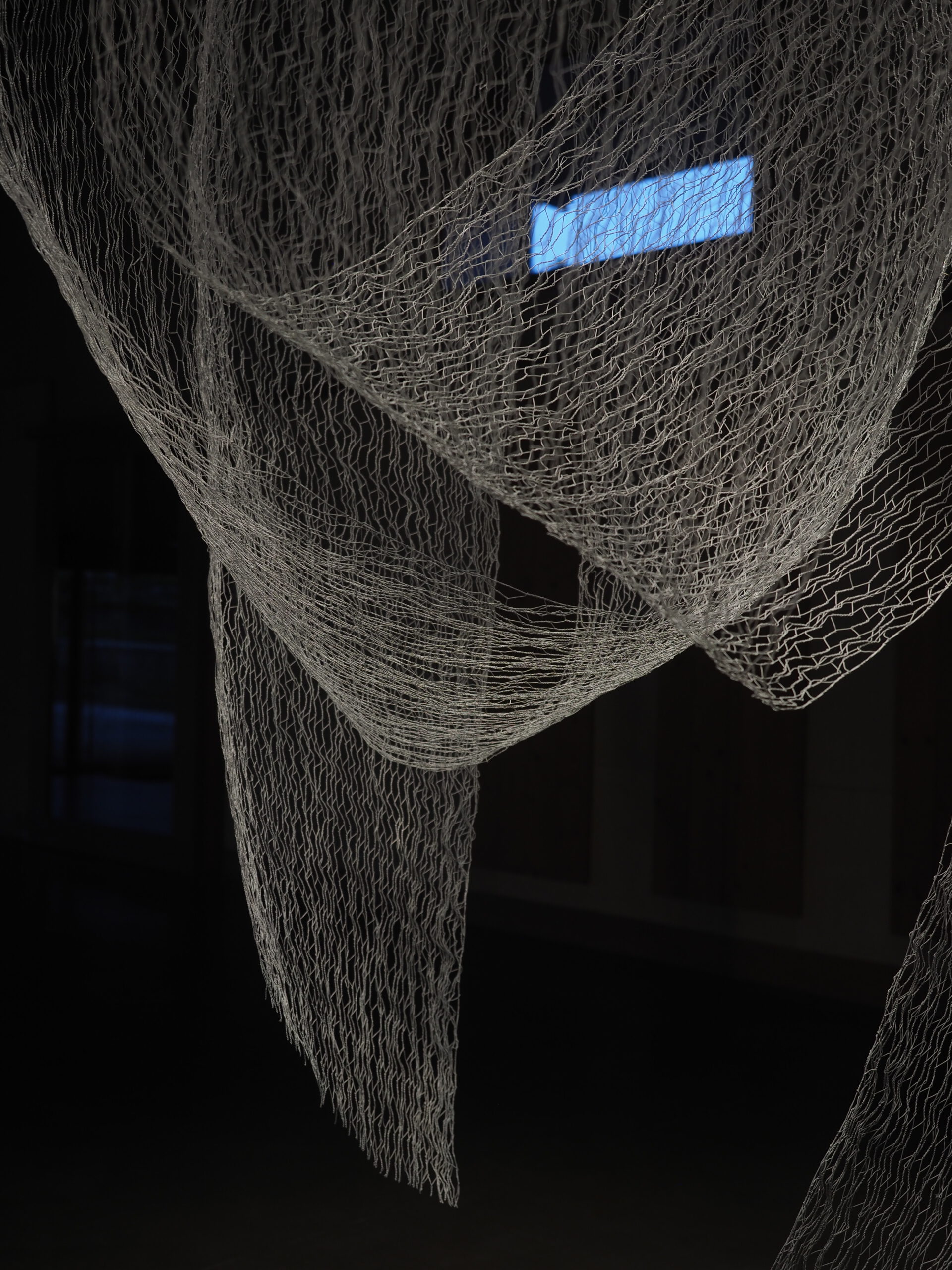 Detail of Stellae decorative sculpture by Arturo Álvarez – limited edition handmade in painted metallic mesh